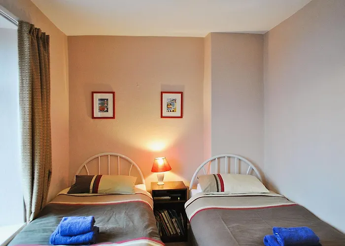 Long Row * Hinderwell